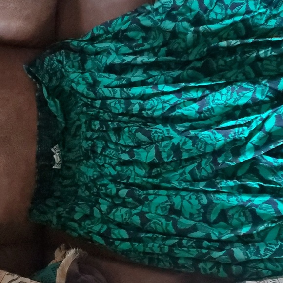Vintage green and black floral skirt - Picture 4 of 4